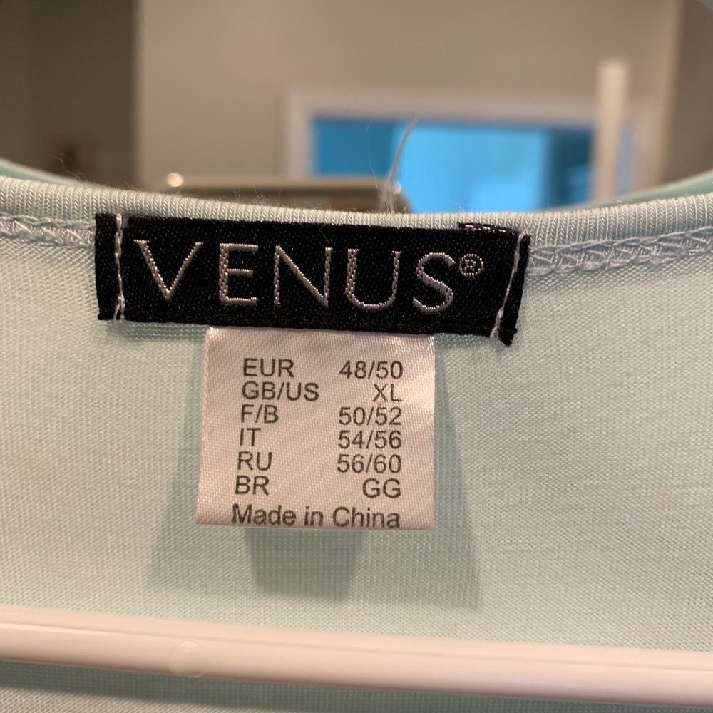 Light blue blouse - Picture 3 of 3